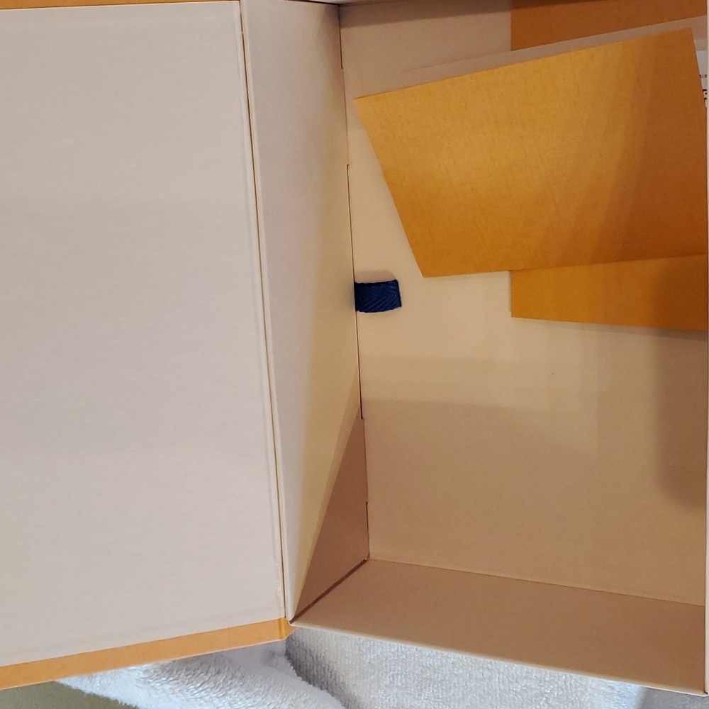 LV box - Picture 2 of 2